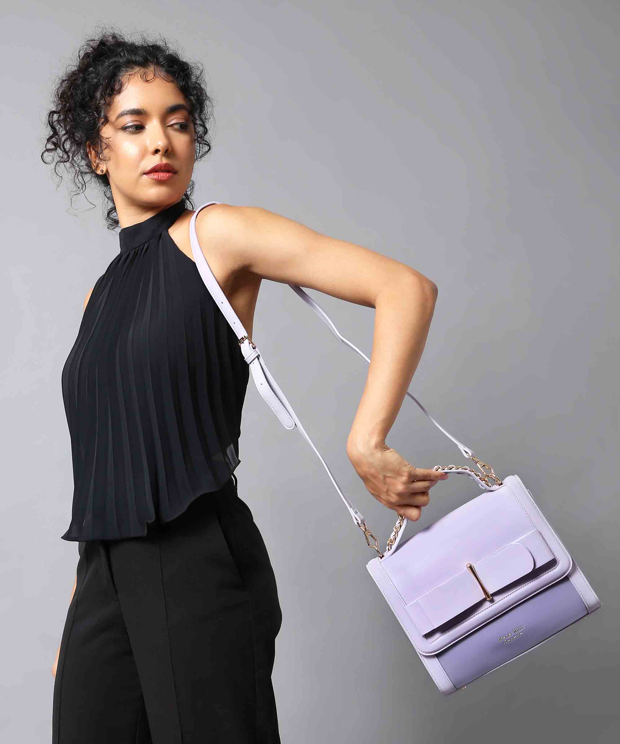 Elegant Bow Bag with Versatile Carrying Options