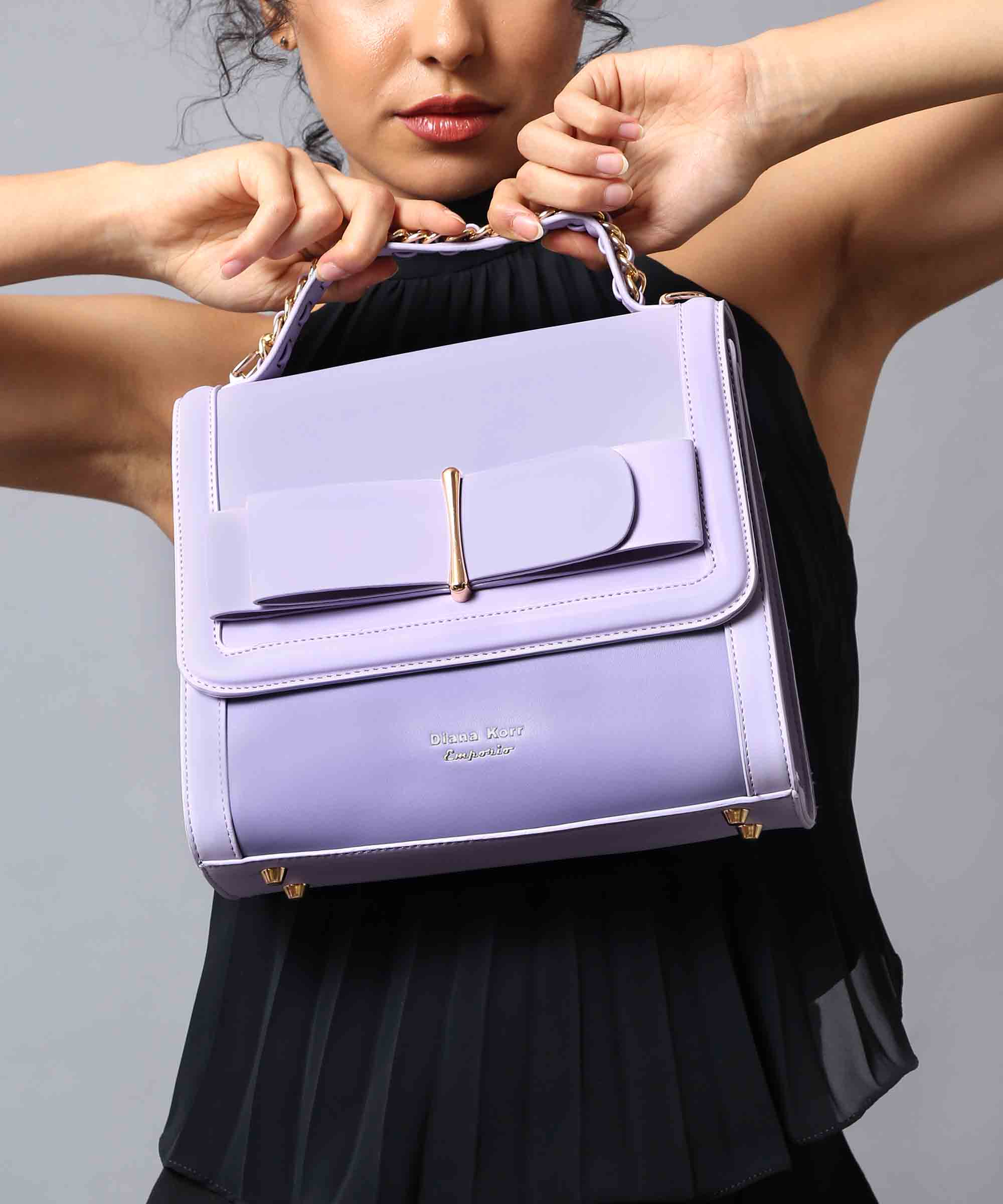 Elegant Bow Bag with Versatile Carrying Options