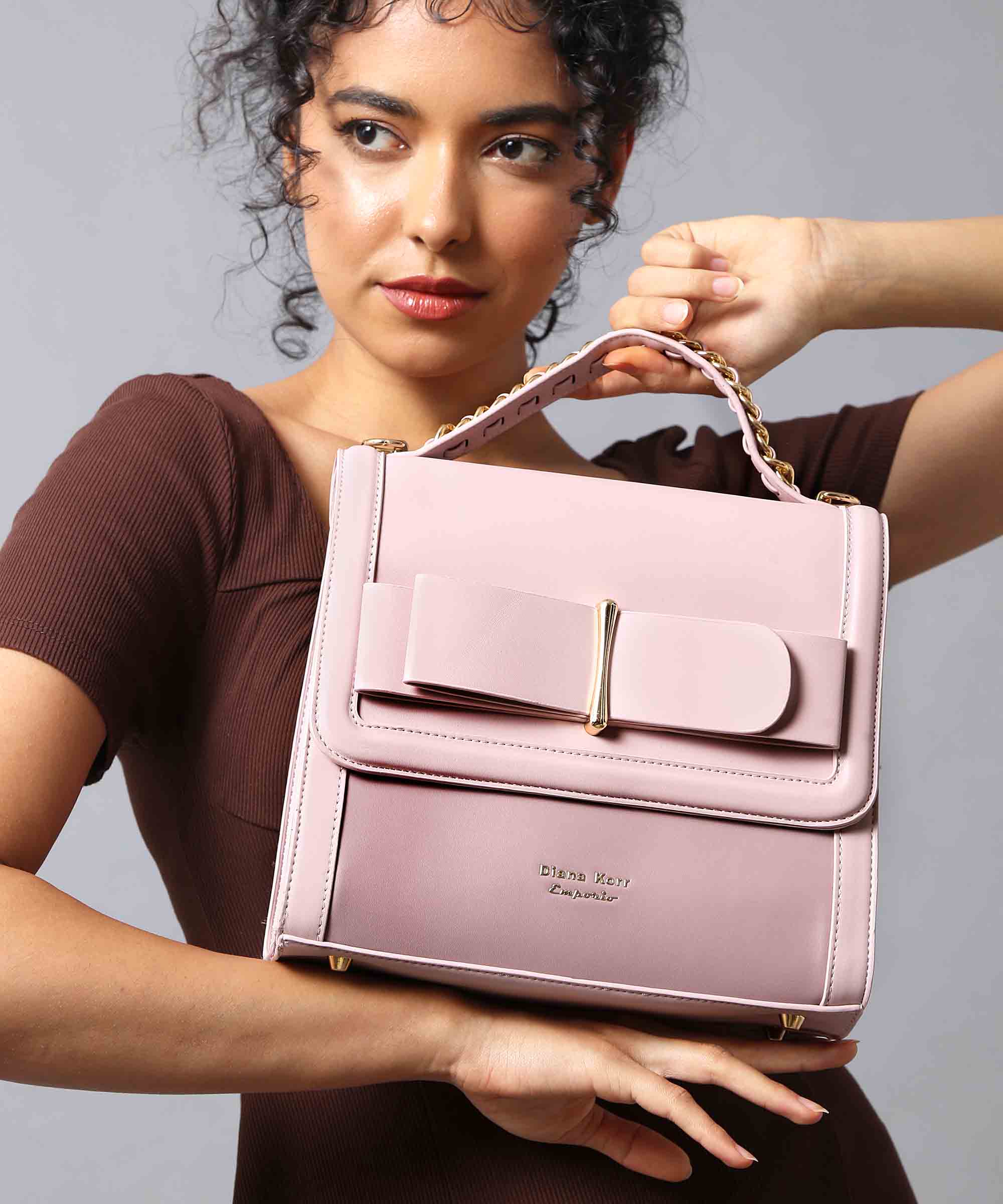 Elegant Bow Bag with Versatile Carrying Options
